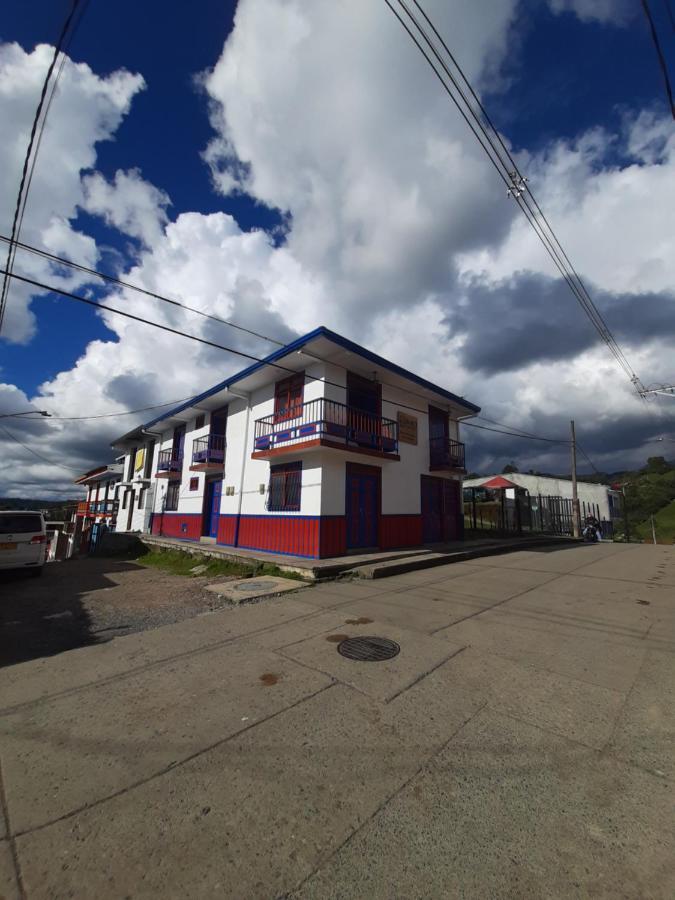 Km0 Hostel Саленто Екстер'єр фото