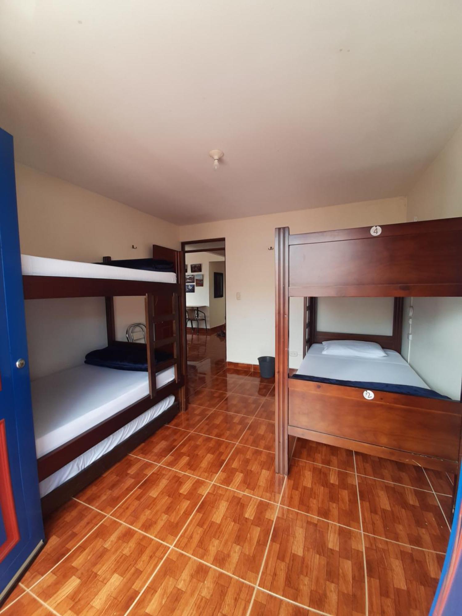 Km0 Hostel Саленто Екстер'єр фото